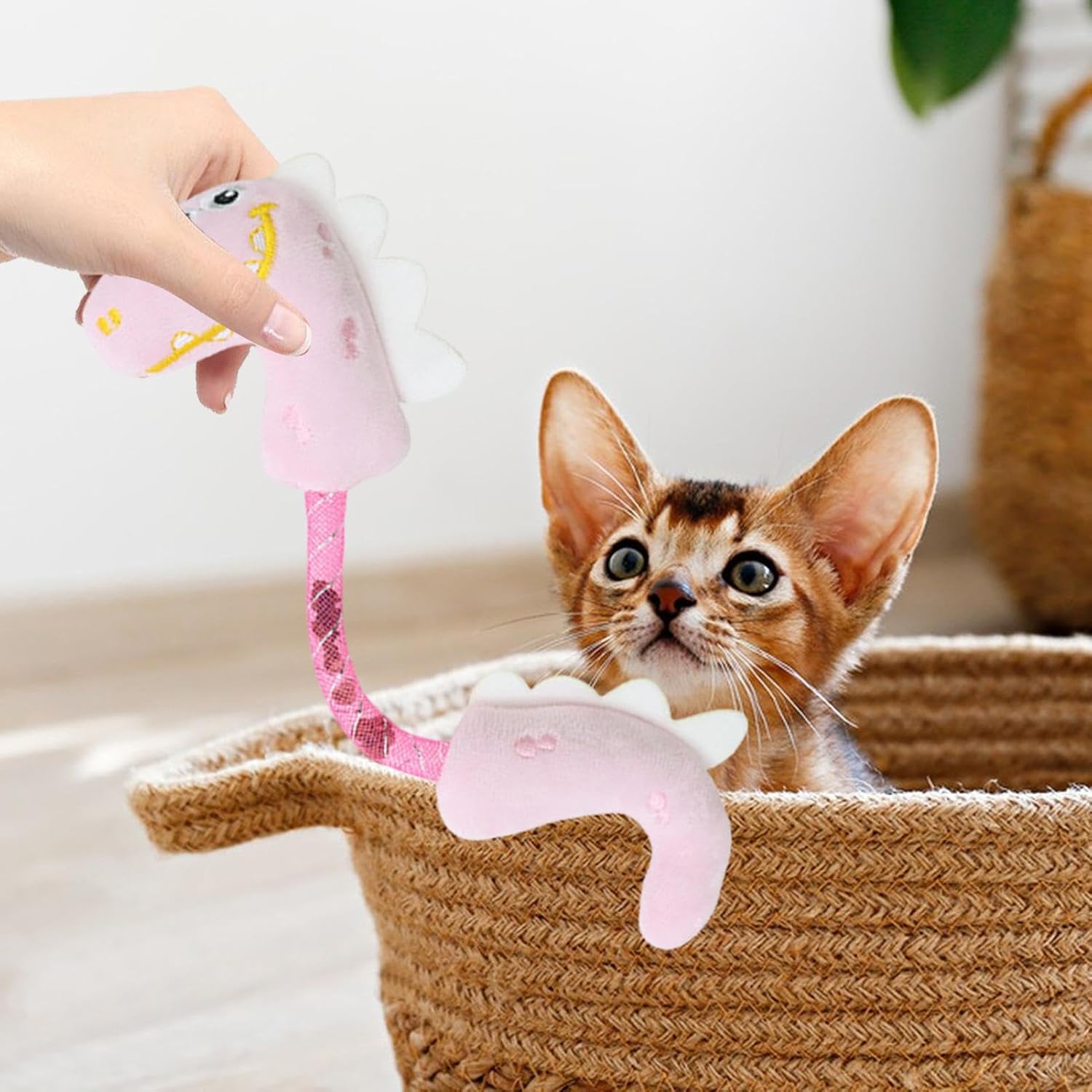 Unleash Your Cat's Playtime Potential with Our Interactive Chew Toy!